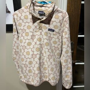 Patagonia Beige and Cream Fleece Jacket
